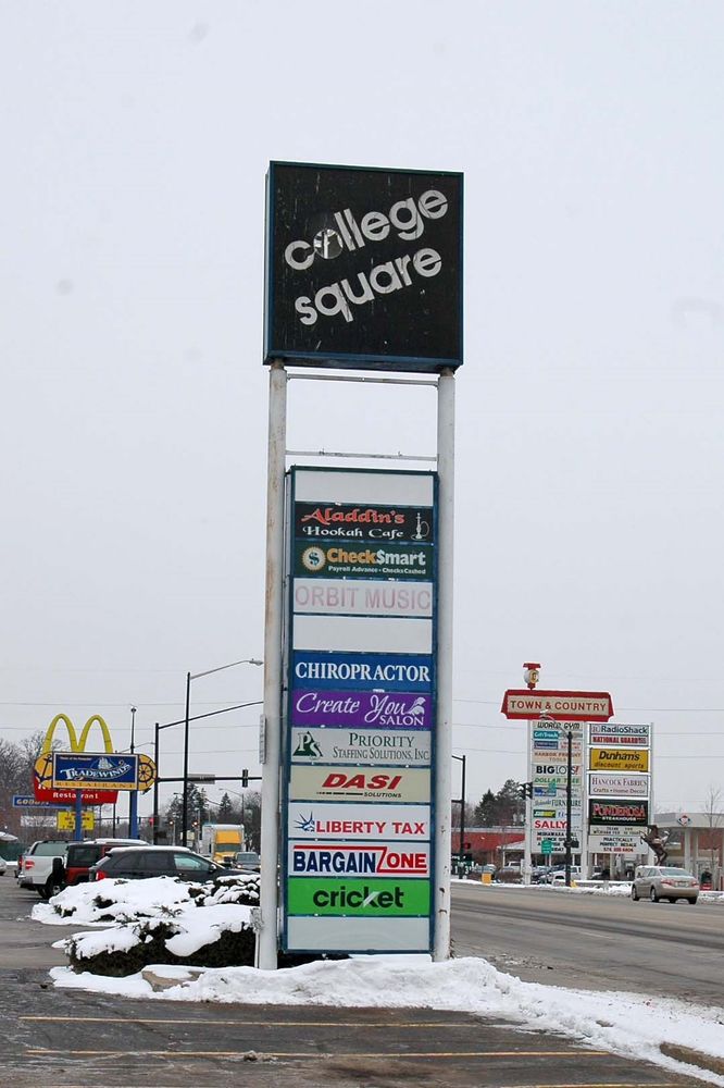 College Square - Suite 713: 921 West McKinley Avenue, Mishawaka, IN 46545